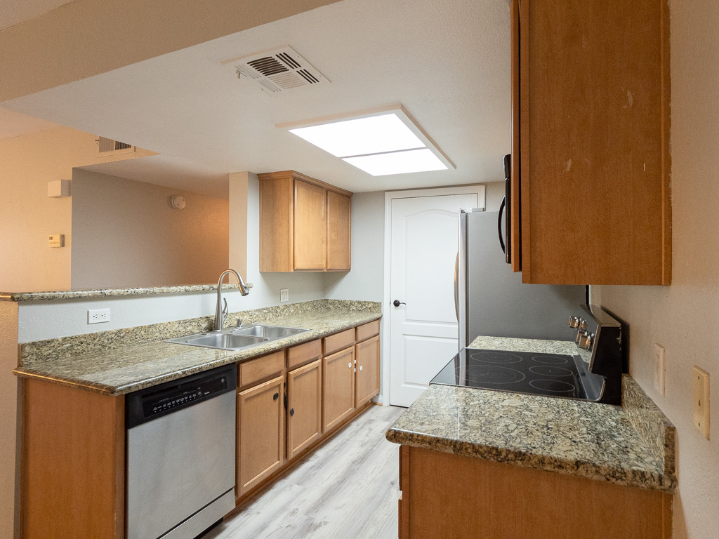 12043 Alta Carmel Ct #123
